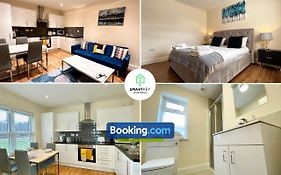 Stylish 1 Bedroom Flat With Free Parking